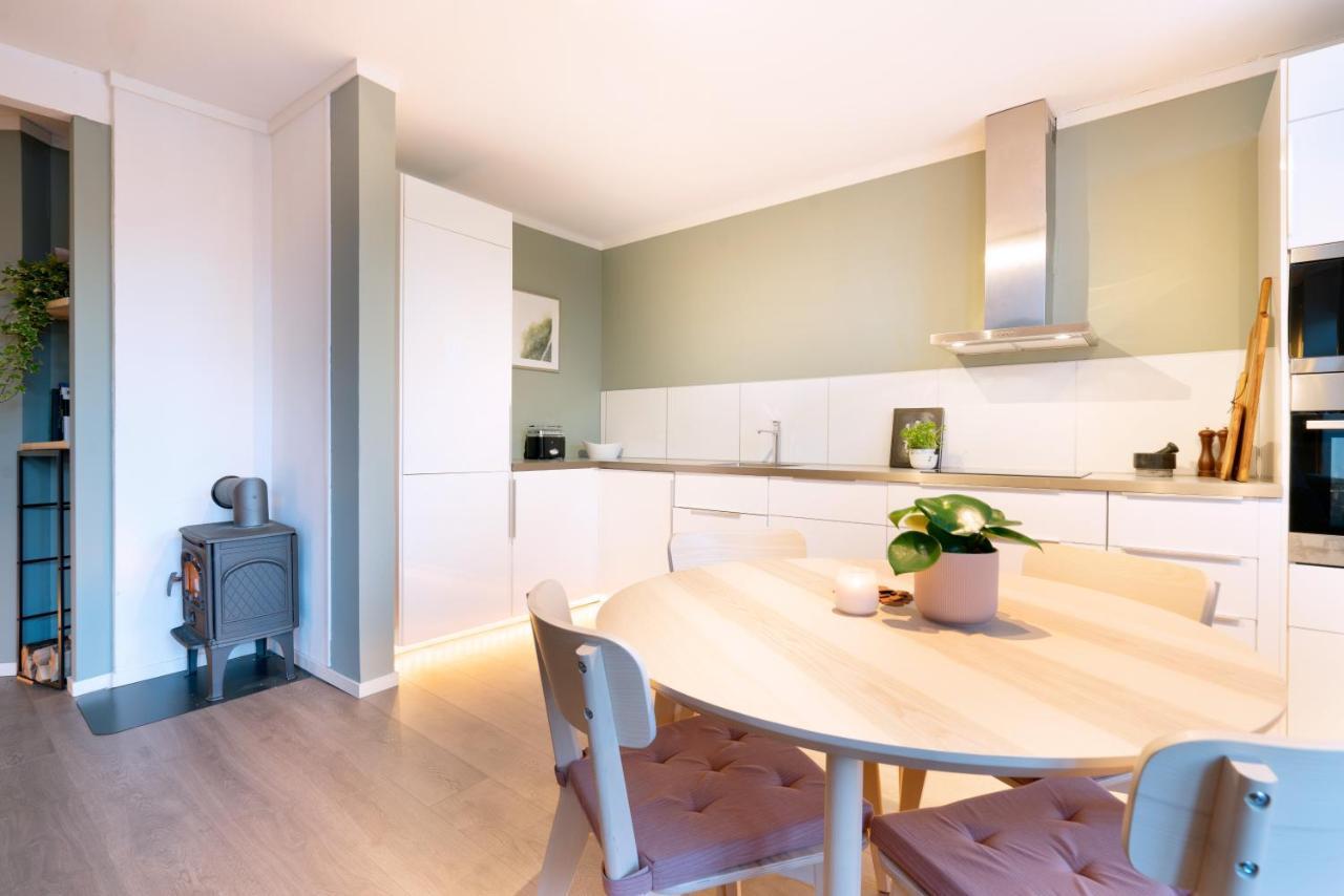 The Golden Lion Street Getaway Apartment Trondheim Exterior photo